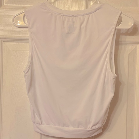 Buff bunny crop top - Picture 3 of 4